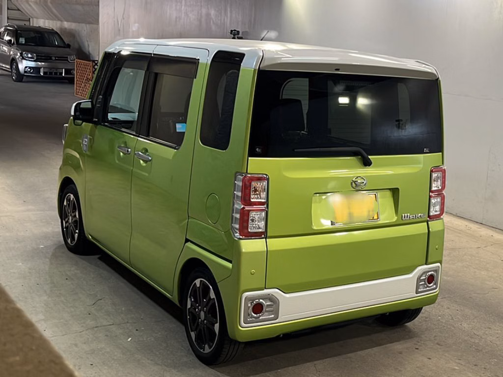 DAIHATSU WAKE