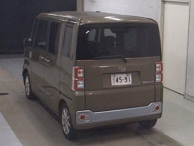 DAIHATSU WAKE