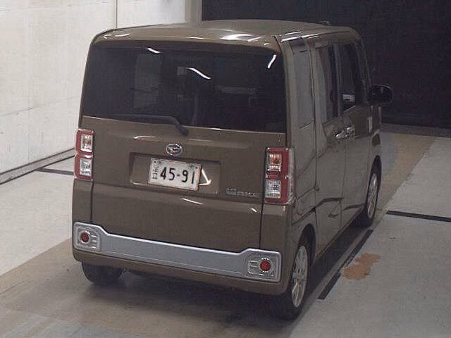 DAIHATSU WAKE