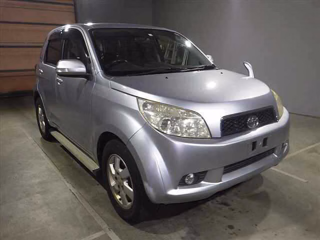 TOYOTA RUSH