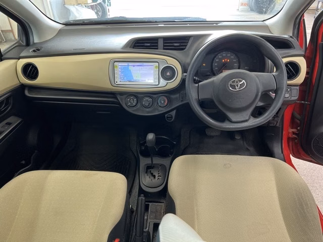 TOYOTA VITZ