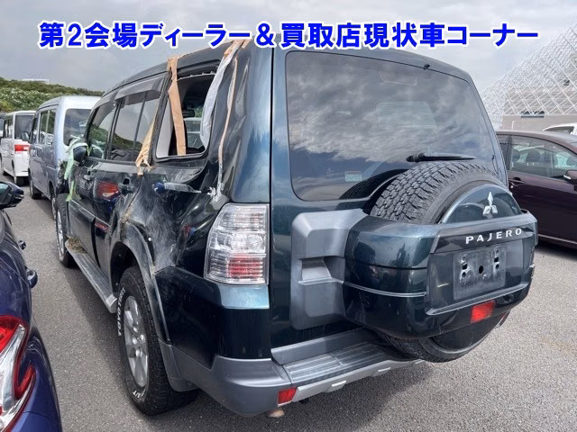 MITSUBISHI PAJERO