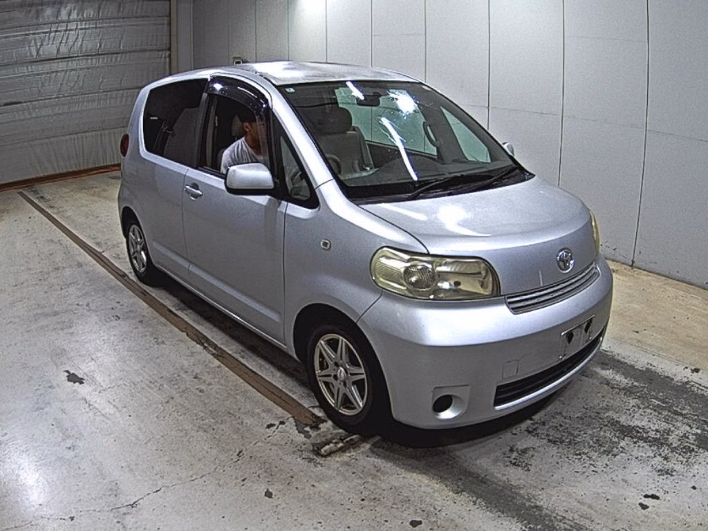 TOYOTA PORTE