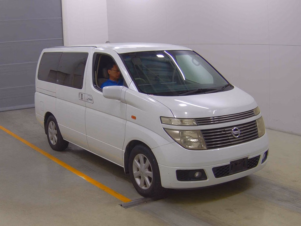 NISSAN ELGRAND