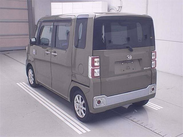 DAIHATSU WAKE