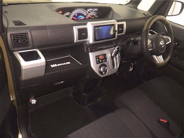DAIHATSU WAKE