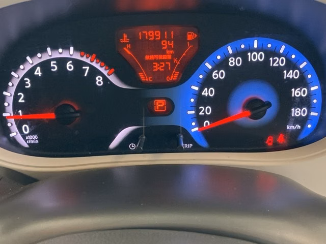 NISSAN CUBE