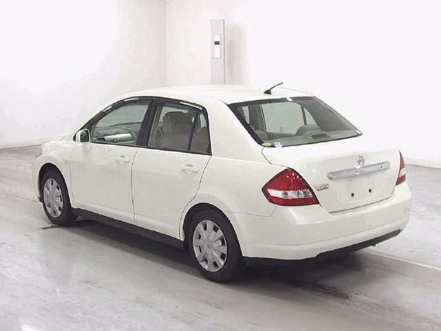 NISSAN TIIDA LATIO
