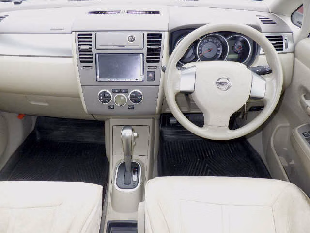 NISSAN TIIDA LATIO