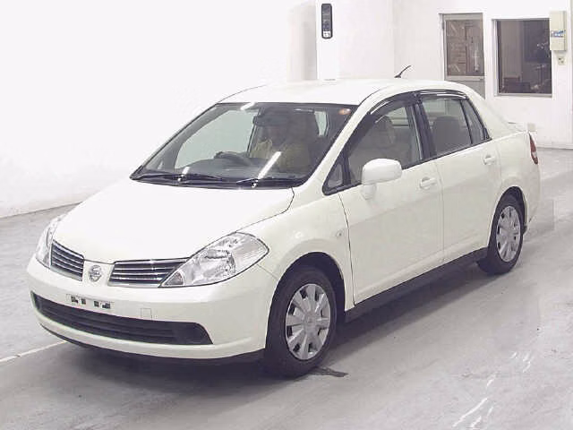 NISSAN TIIDA LATIO
