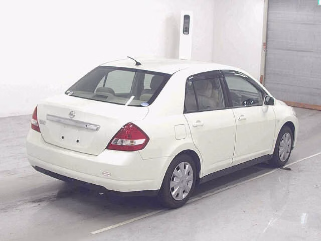 NISSAN TIIDA LATIO