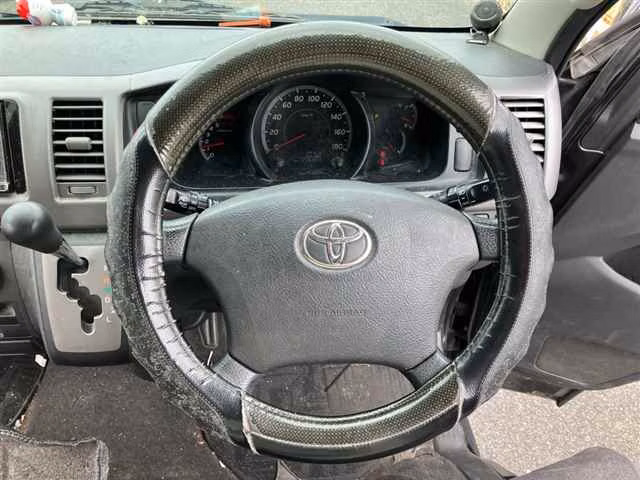 TOYOTA REGIUS ACE