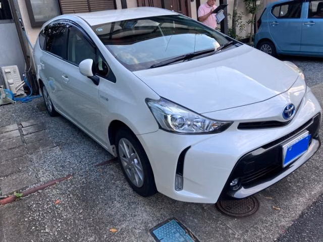 TOYOTA PRIUS ALPHA