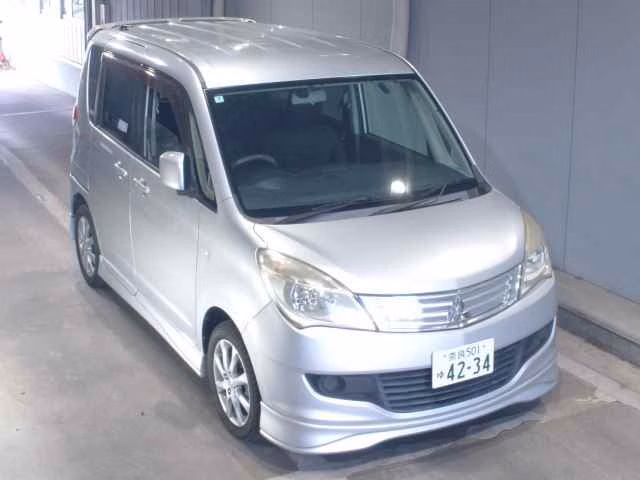 MITSUBISHI DELICA D:2