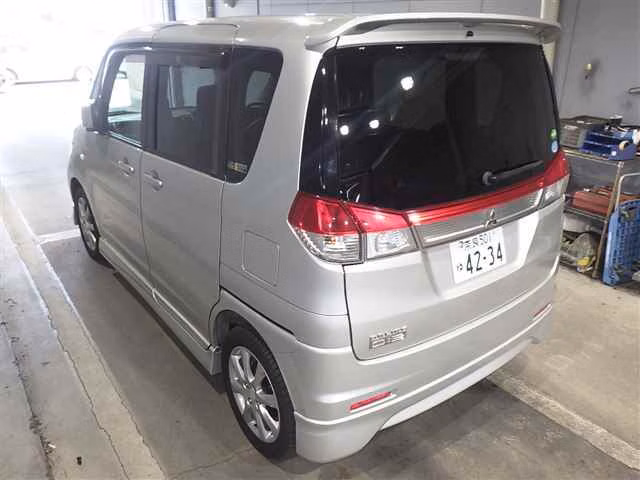 MITSUBISHI DELICA D:2