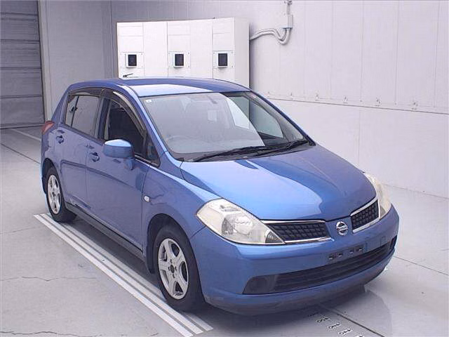 NISSAN TIIDA