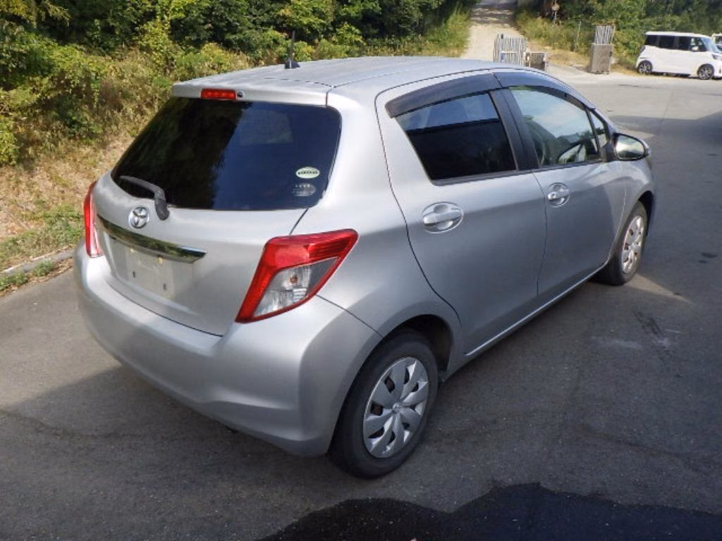 TOYOTA VITZ
