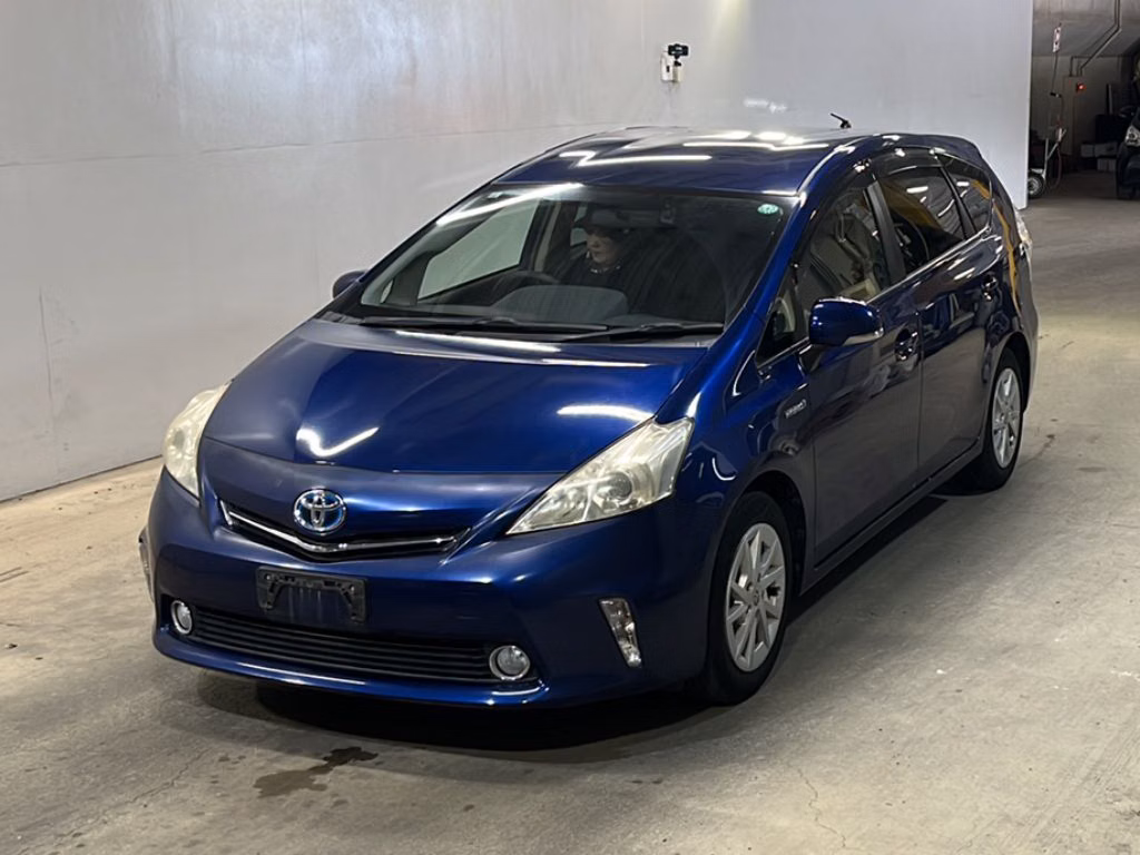 TOYOTA PRIUS ALPHA