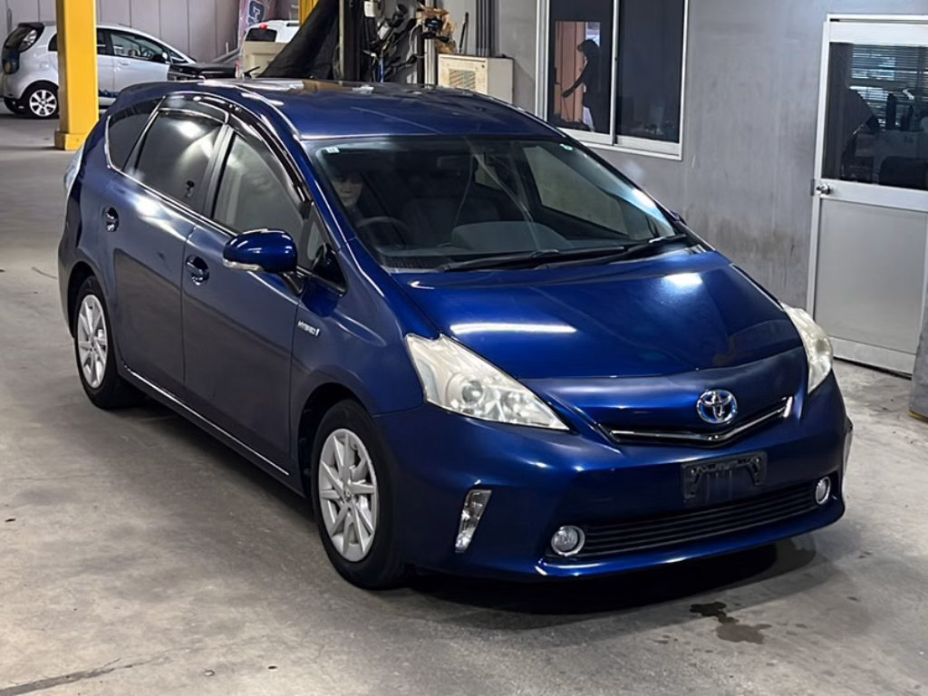 TOYOTA PRIUS ALPHA
