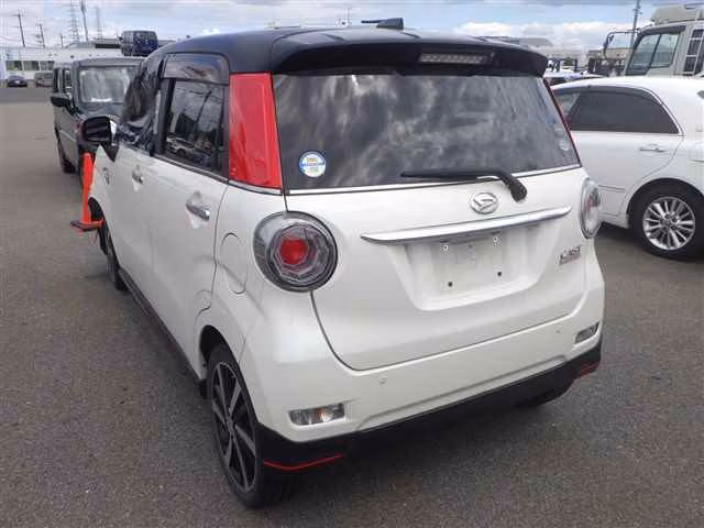 DAIHATSU CAST