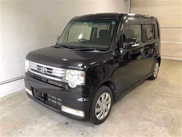 TOYOTA PIXIS SPACE