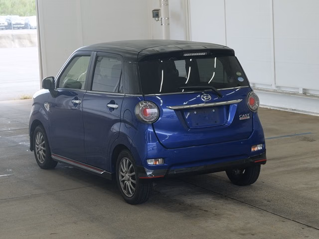 DAIHATSU CAST