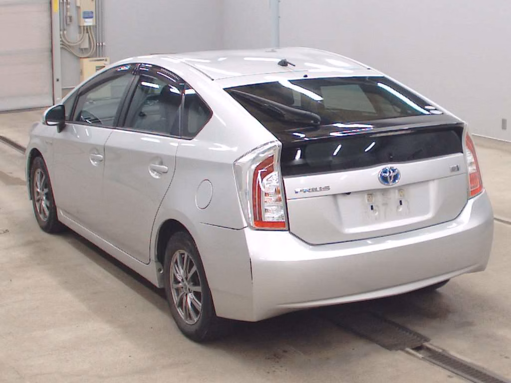 TOYOTA PRIUS