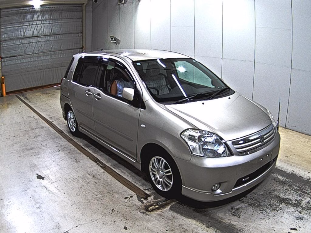 TOYOTA RAUM