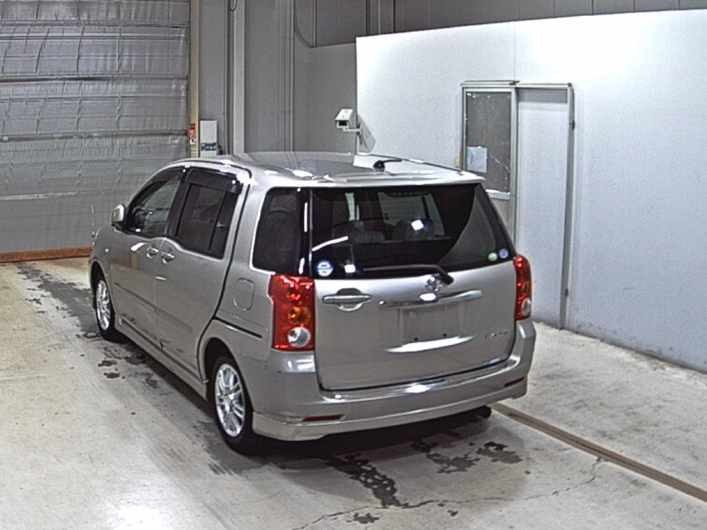 TOYOTA RAUM