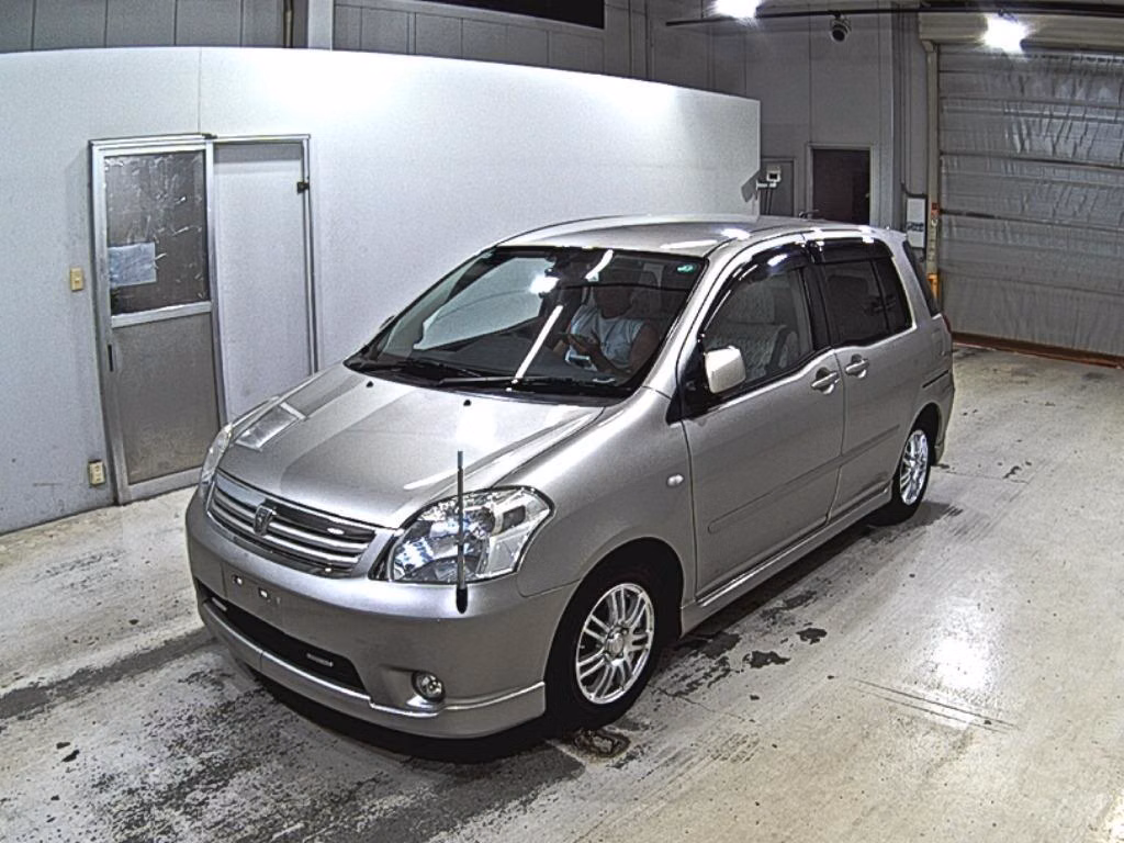 TOYOTA RAUM