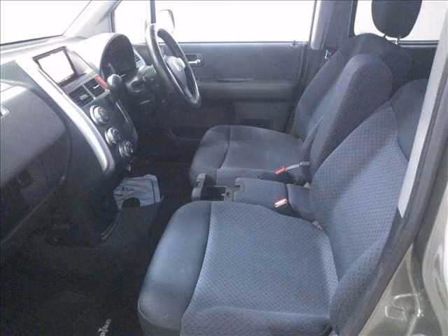 HONDA MOBILIO SPIKE