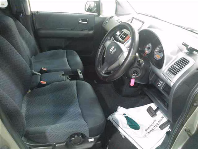 HONDA MOBILIO SPIKE
