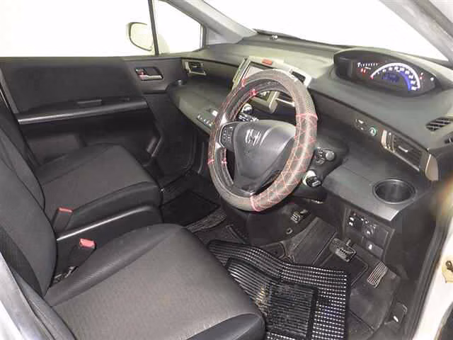 HONDA FREED SPIKE
