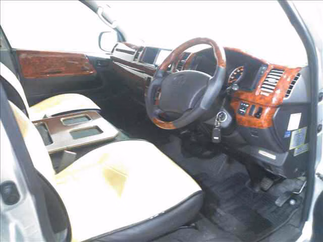 TOYOTA REGIUS ACE