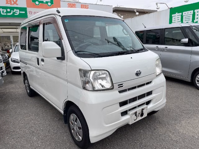 TOYOTA PIXIS VAN