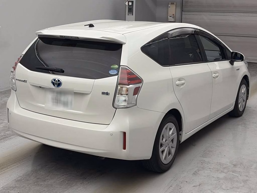 TOYOTA PRIUS ALPHA