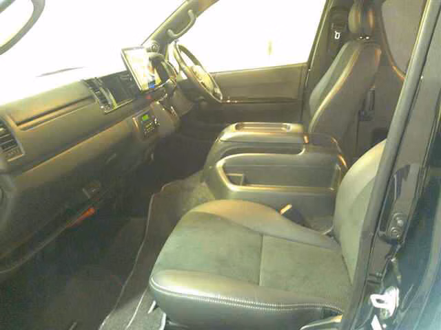TOYOTA REGIUS ACE