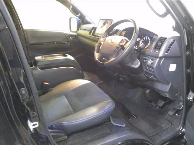 TOYOTA REGIUS ACE