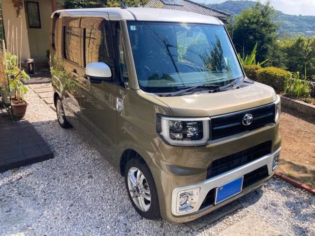 TOYOTA PIXIS MEGA
