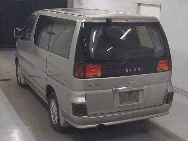 NISSAN ELGRAND