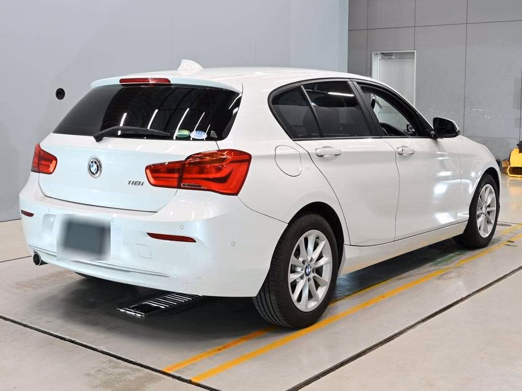 BMW 1-SERIES