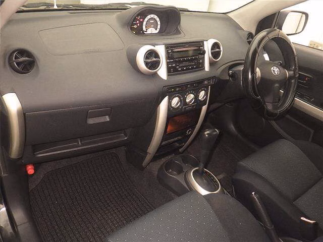 TOYOTA IST