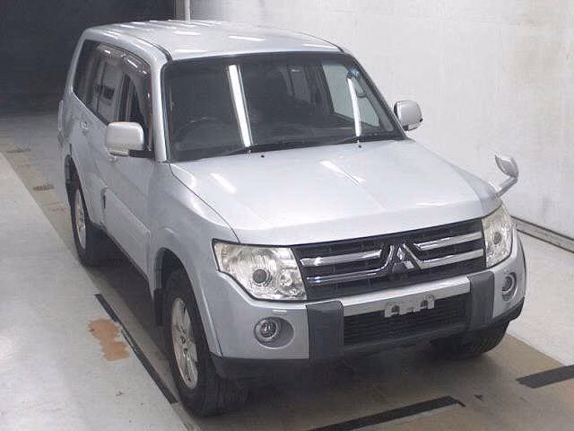 MITSUBISHI PAJERO