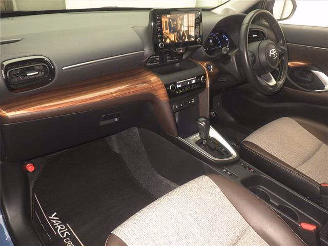 TOYOTA YARIS CROSS