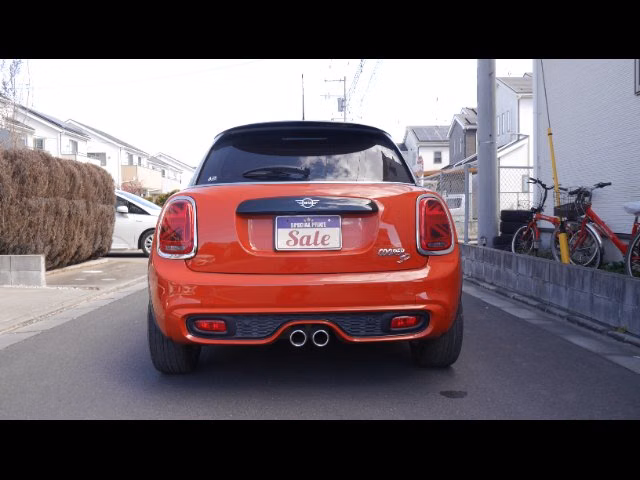 MINI HATCH