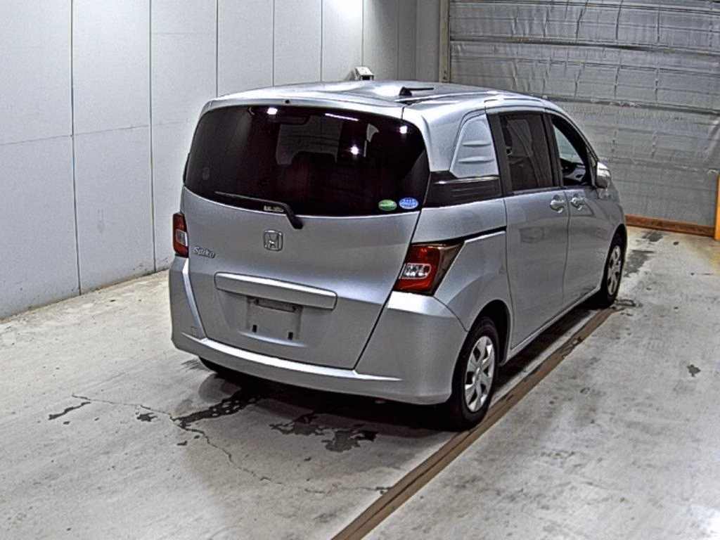 HONDA FREED SPIKE
