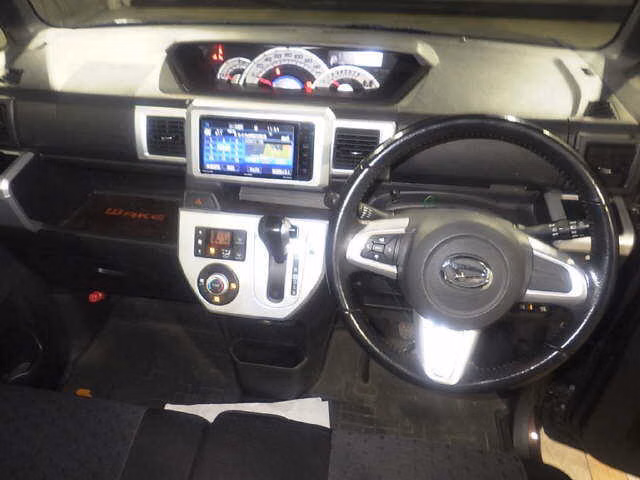 DAIHATSU WAKE