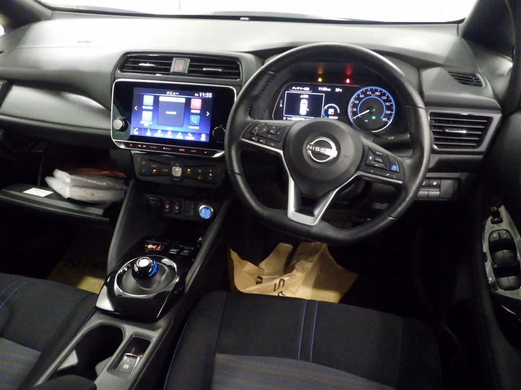 NISSAN LEAF