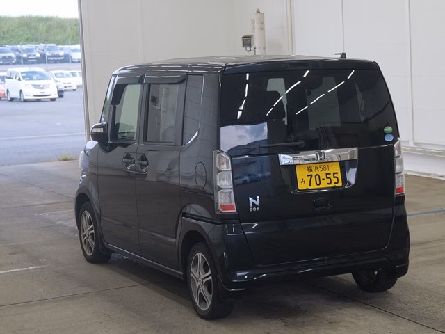 HONDA N-BOX