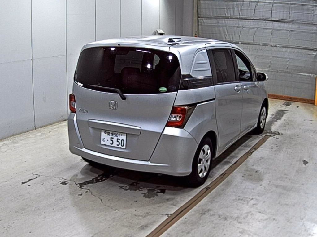 HONDA FREED SPIKE